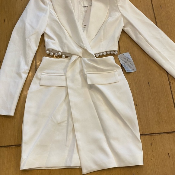 Lavish Alice cut-out detail blazer dress with pearl trim lined New size 0 - Picture 4 of 16